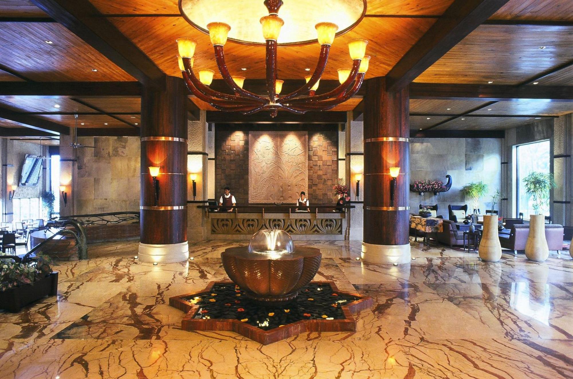 Fariyas Resort Lonavala Interieur foto
